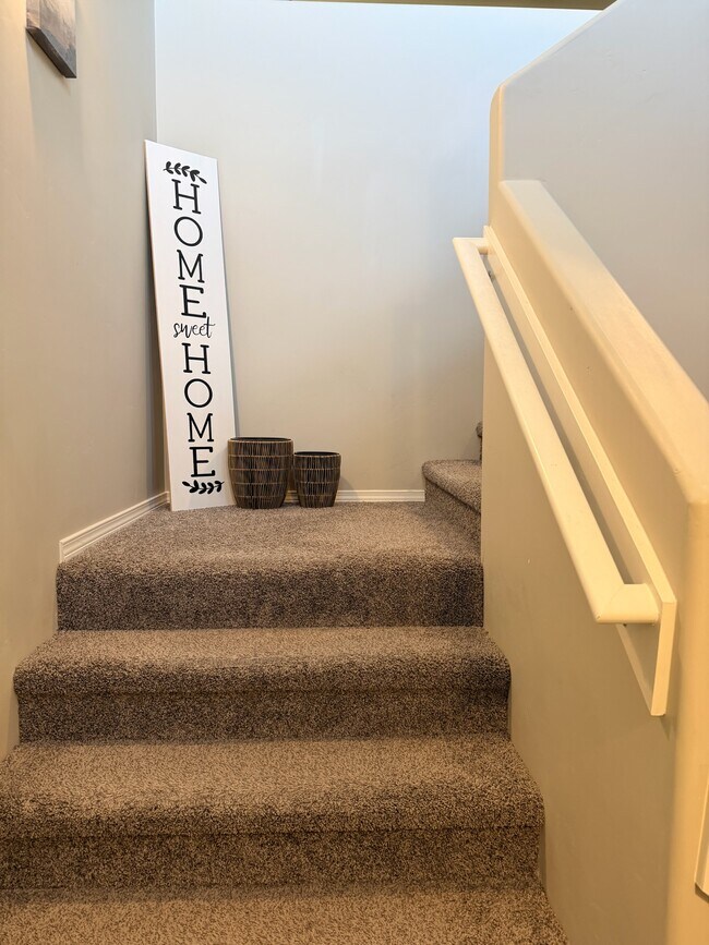 Building Photo - 1418 Santa Thomas St