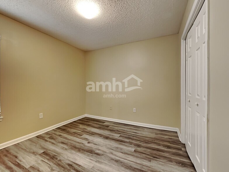 Building Photo - 2522 Blackstone Ct