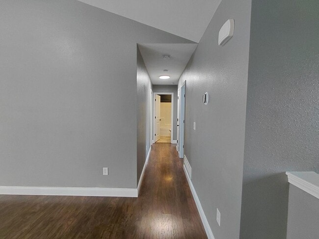 Building Photo - Beautiful home close to post