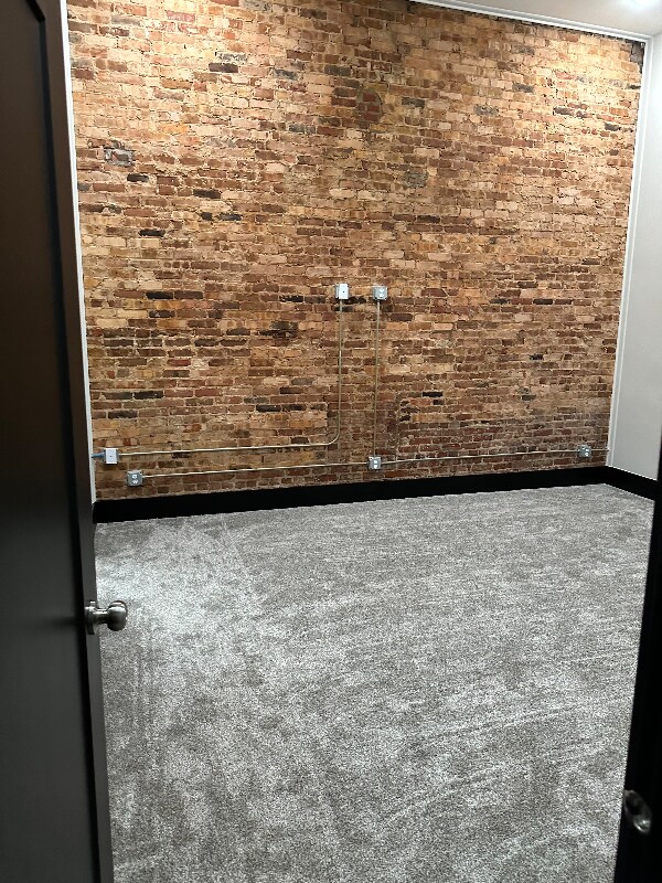 Building Photo - 430-432 Main St