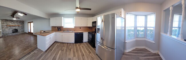 Building Photo - 101 Bluebonnet Ln