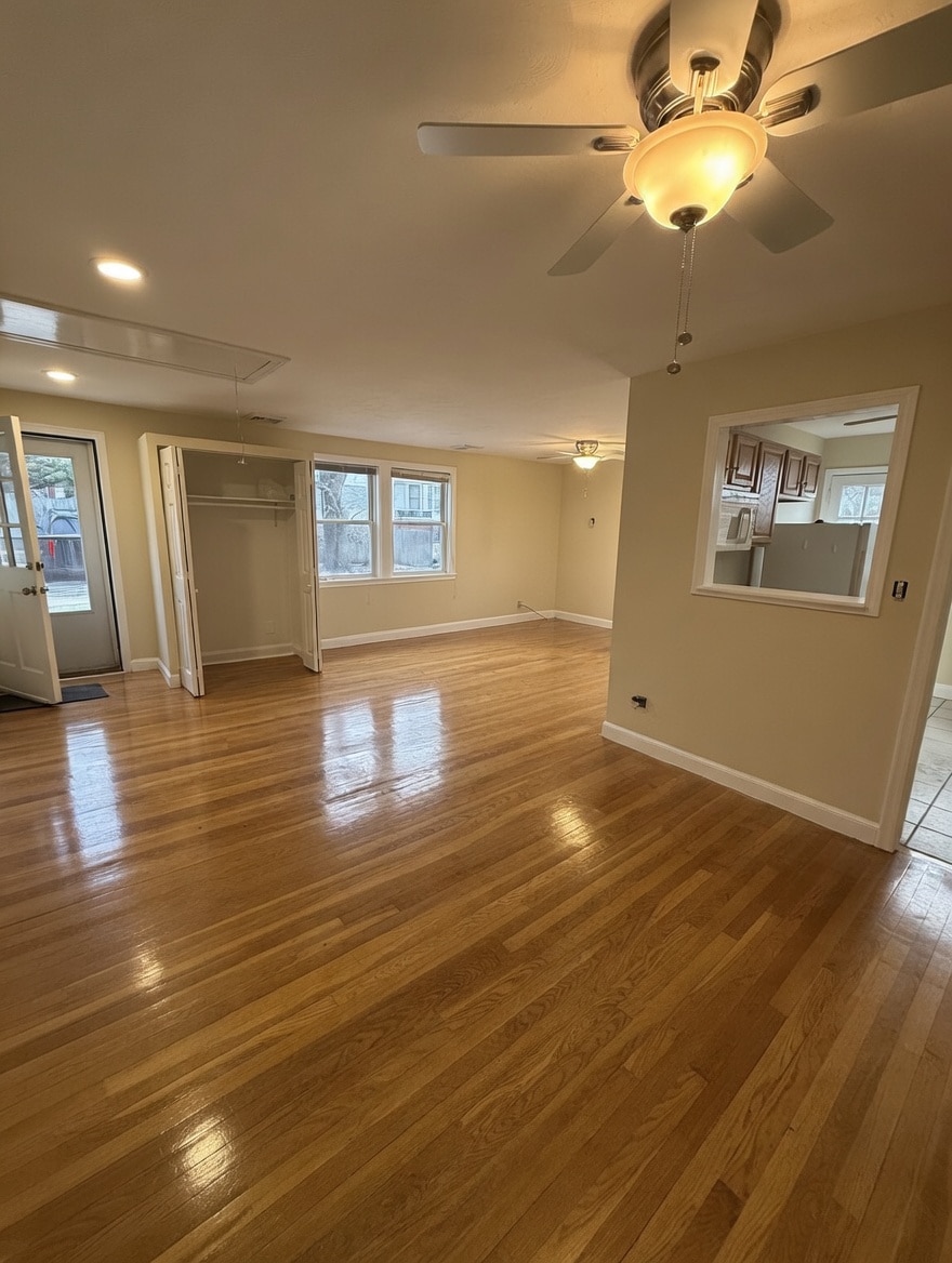 Living Room - 190 Institute Rd