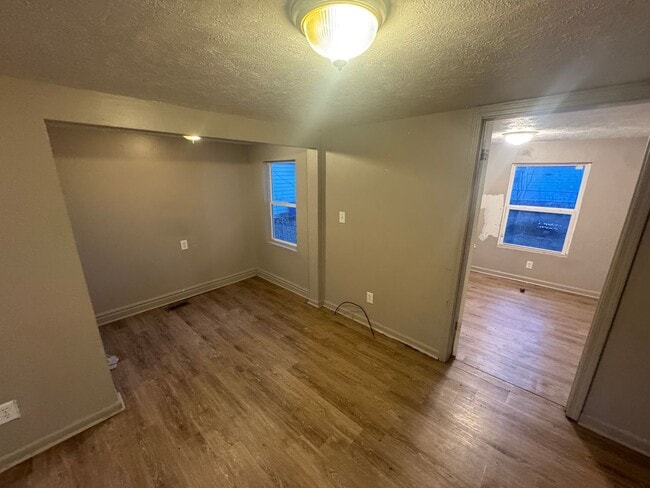 Building Photo - Ranch duplex for Rent - 3 bedroom / 1 bathroom Peoria Heights 61616