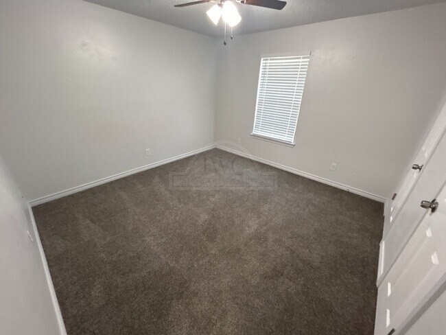 Building Photo - 4804 Cedarhill Cir