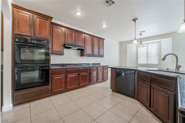 Building Photo - 536 Copper View St