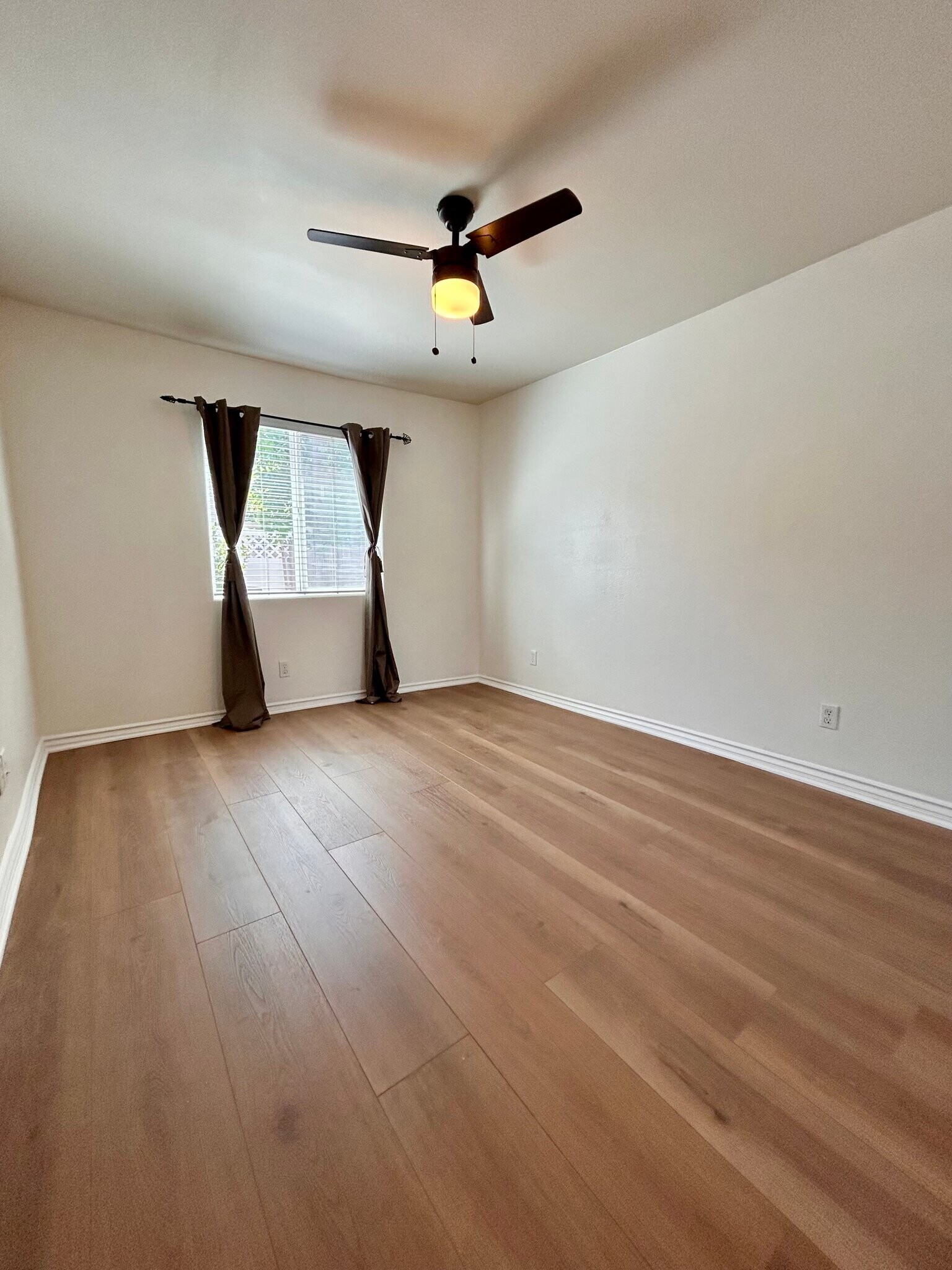 Building Photo - 1366 N Soto St