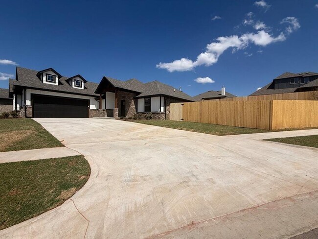 Building Photo - 8401 HazelWood Wy