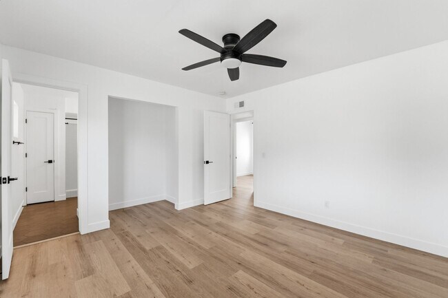 Building Photo - Discover this beautifully renovated 3-bedroom, 2-bath home in Mesa, AZ!