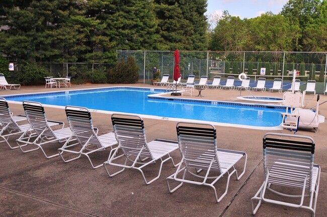 Building Photo - 3 Post Oak Ln