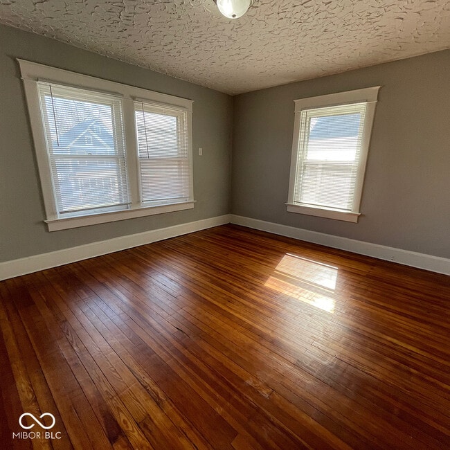 Building Photo - 854 N Tacoma Ave