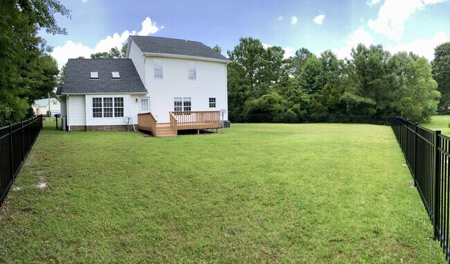 Building Photo - A Great Space on Pine Valley Court