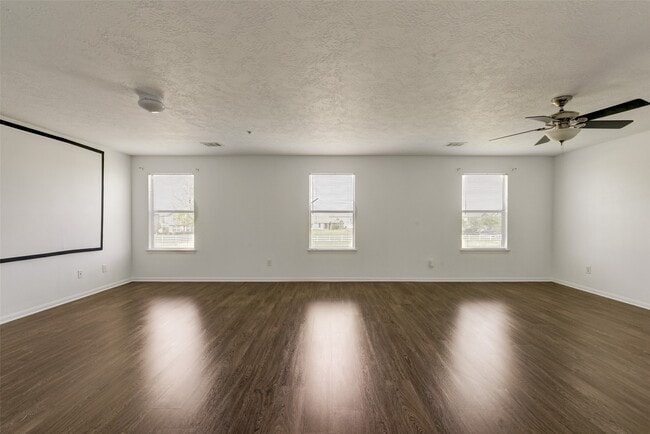 Building Photo - 834 Sweet Flower Dr
