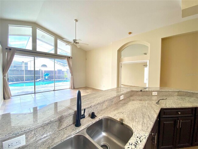 Building Photo - 9420 Bluebird Dr