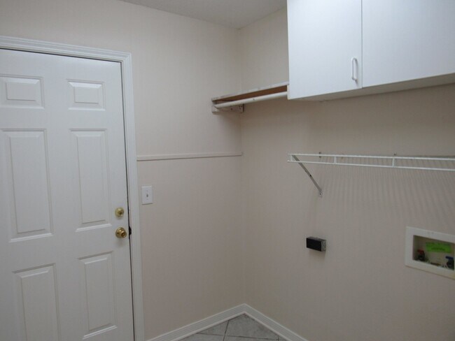 Building Photo - Spacious Northeast Pensacola Home Near UWF with 3 Bedrooms, 2 Baths, Office, 2-Car Garage & Priva...