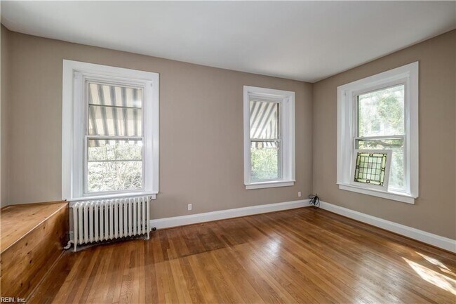Building Photo - 409 Botetourt St
