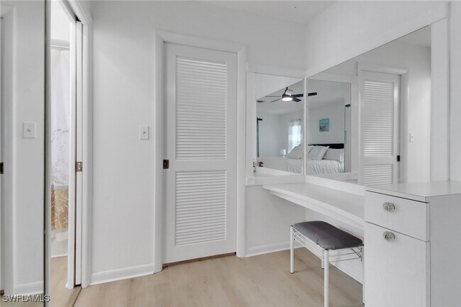 Building Photo - 28215 Sunset Dr
