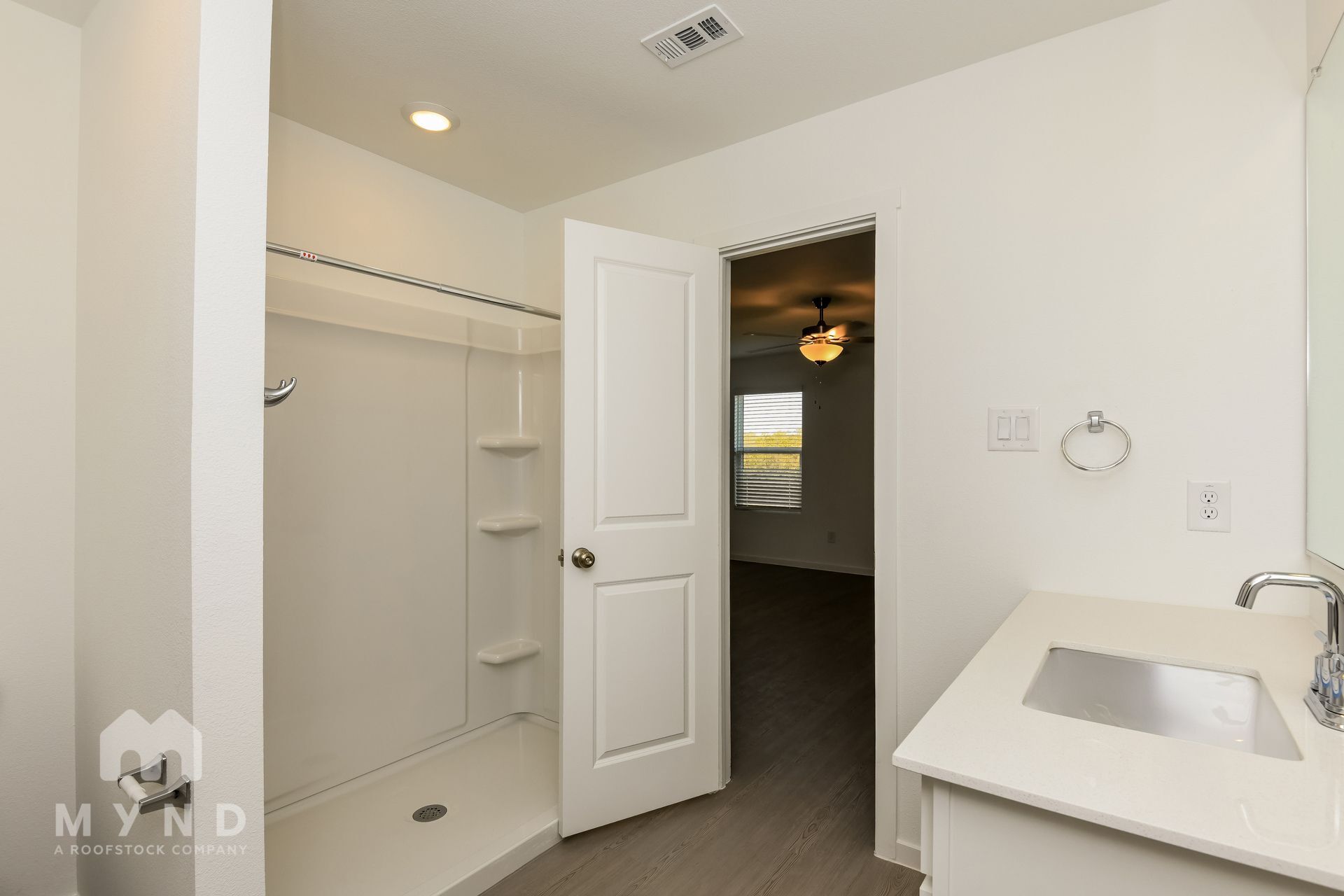 Building Photo - 2717 Ctr Crk Ln