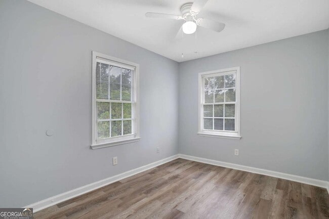 Building Photo - 2542 White Oak Dr