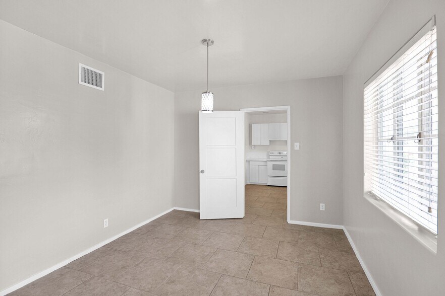 Building Photo - 3015 N 17th Ave