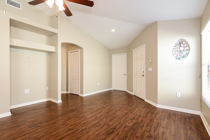 Building Photo - 1533 Marsh Wood Dr