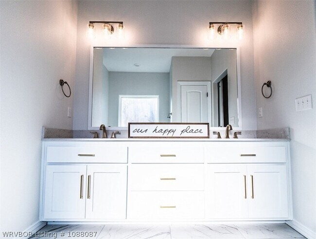 Building Photo - 9023 Mayswood Pl