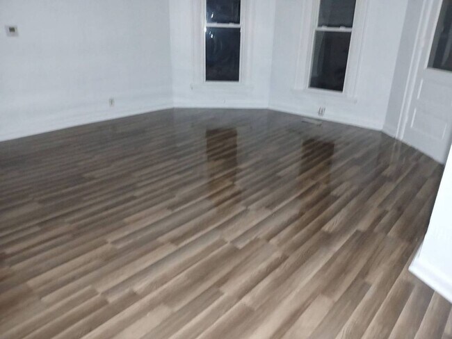 Building Photo - Spacious & Affordable Home In Lima!