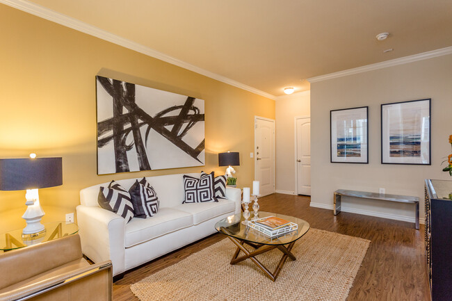 Building Photo - Where Comfort Meets Style…