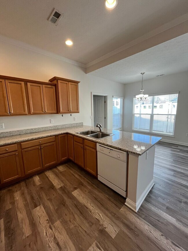 Building Photo - 2 Bedroom, 2 Bathroom Condo in The Woods a...