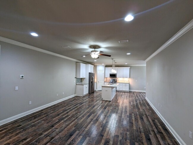 Building Photo - 2369 Belmont Dr