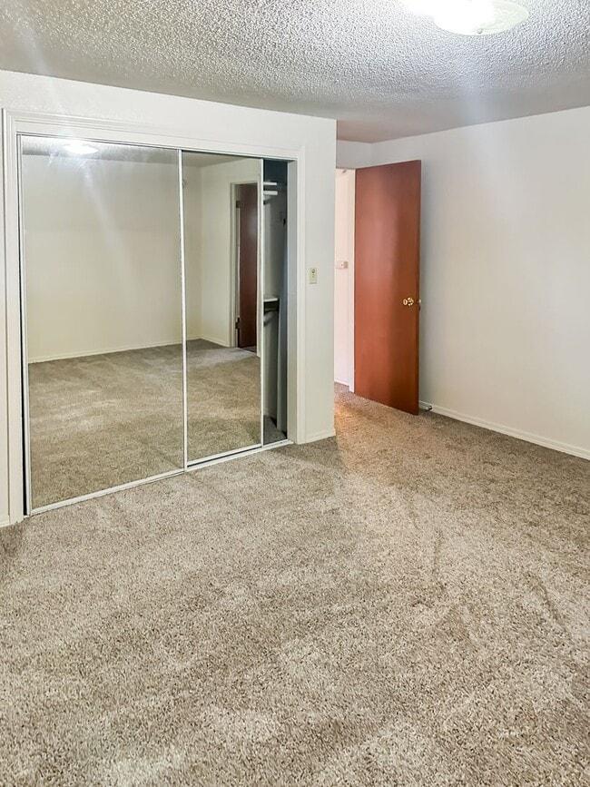 Building Photo - 10312 13th St Ct E