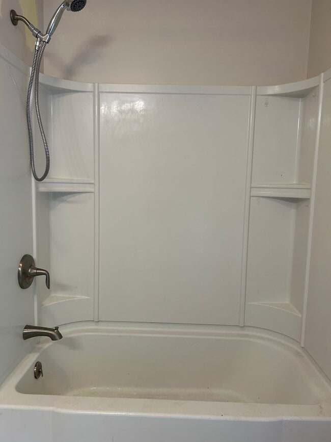 Building Photo - Cozy 2-Bedroom Home with Bonus Rooms in Lancaster - Private Backyard!