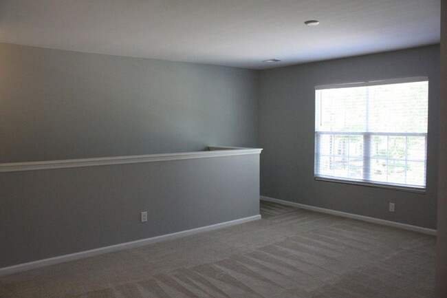 Building Photo - Summerville Rental