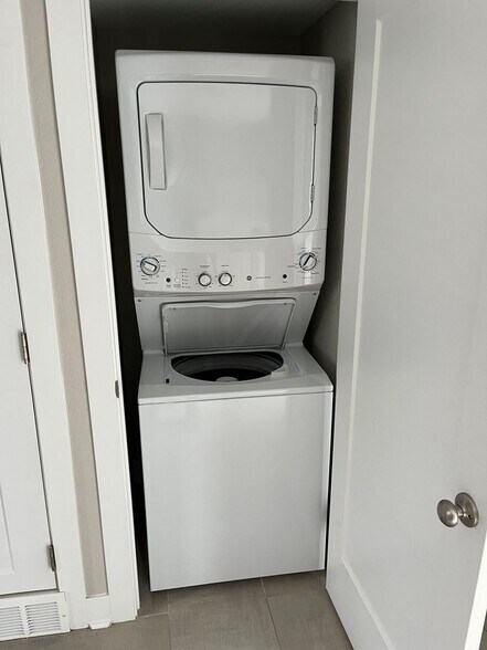 Building Photo - 1602 Garfield Ave