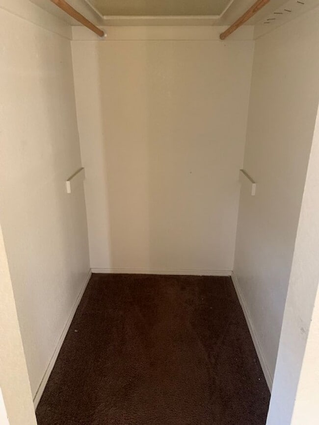 Building Photo - 2nd Floor Condo in Gated Community
