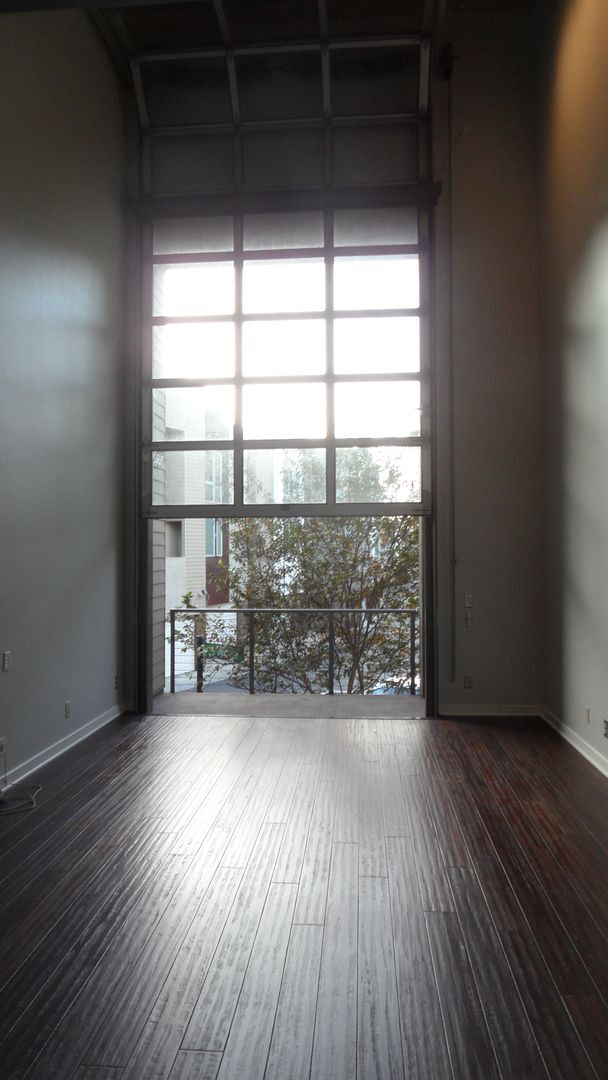 Building Photo - Office Space Living 2 BR 2.5 BA Attached 2 Car Garage