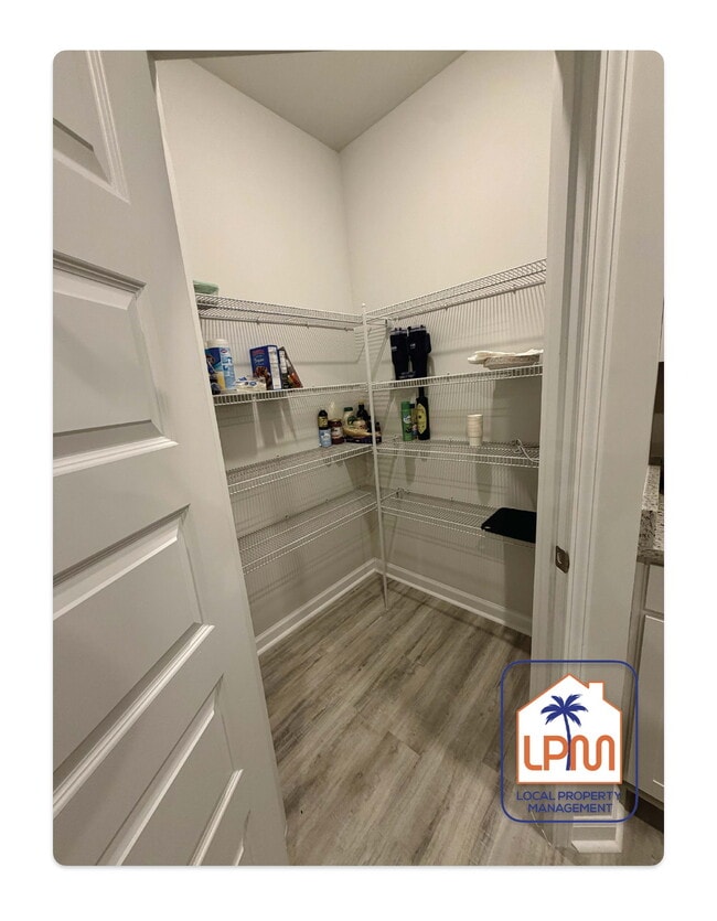 Building Photo - Rare find: **Furnished or Unfurnished**Utilities Included** 4-Bedroom 2-Bathroom Home at The Retr...