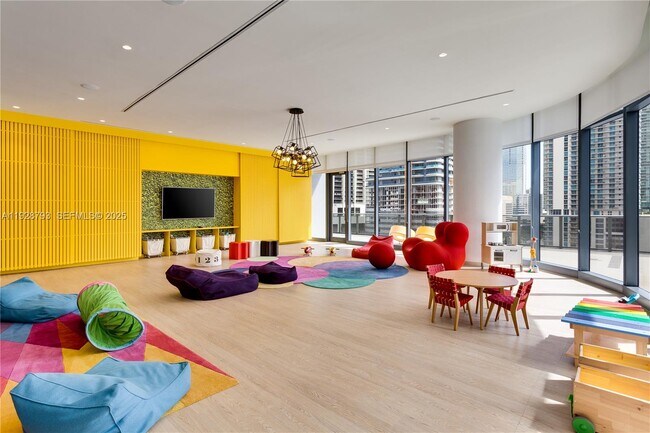 Building Photo - 45 SW 9th St