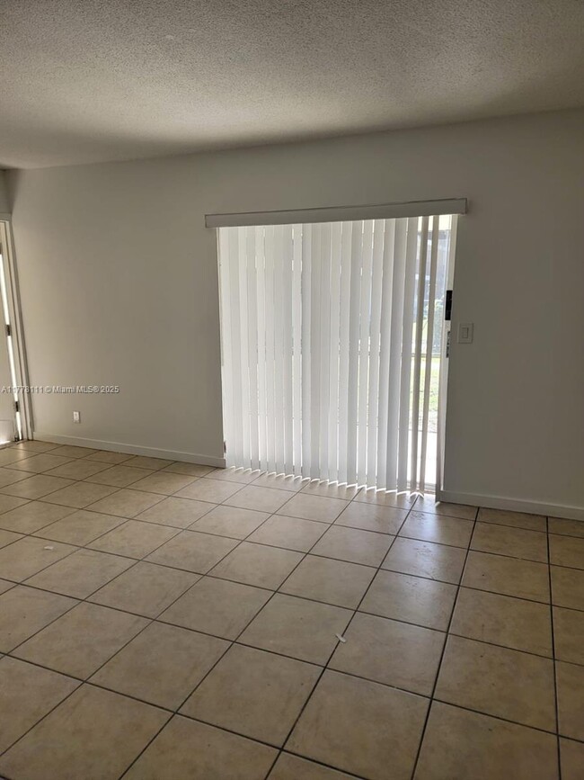 Primary Photo - 1100 NE 1st Ct