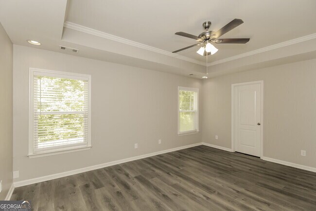 Building Photo - 128 Creekwood Tr