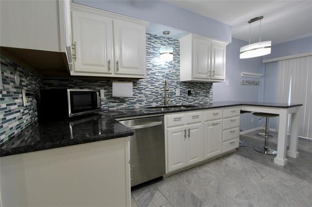 Building Photo - 10650 Steppington Dr