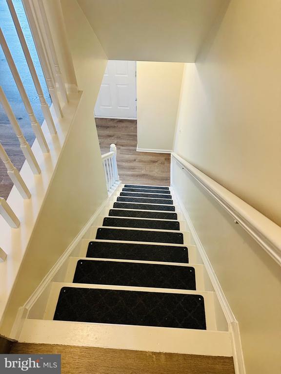 Building Photo - 22 Alden Ct