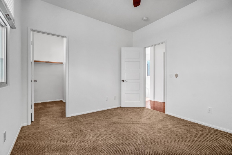 Building Photo - 519 S Melrose St