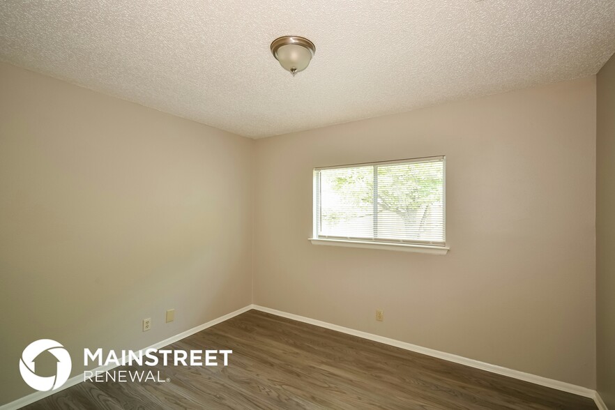 Building Photo - 3183 Beacon Field Dr