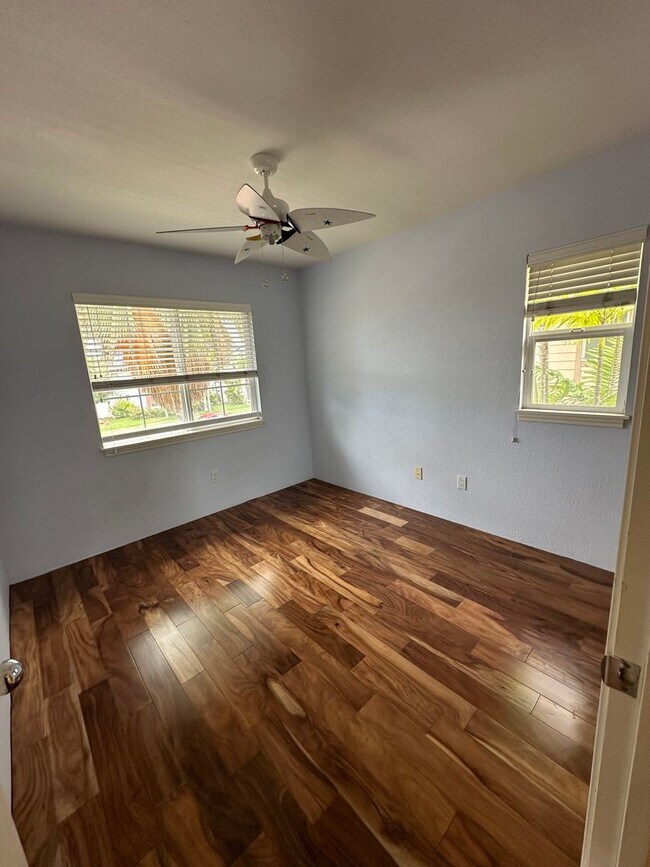 Building Photo - Available Now!  Beautiful 4 BD / 3 BA House in Ocean Pointe!