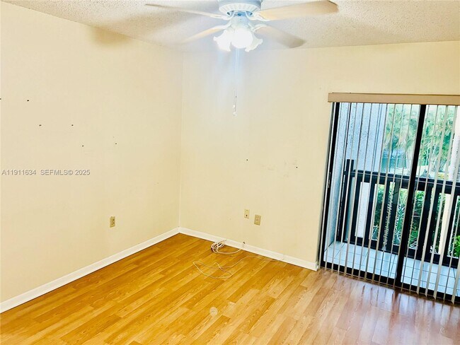 Building Photo - 1021 Mockingbird Ln