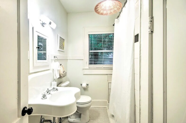 Building Photo - 1117 Kenwood Pl