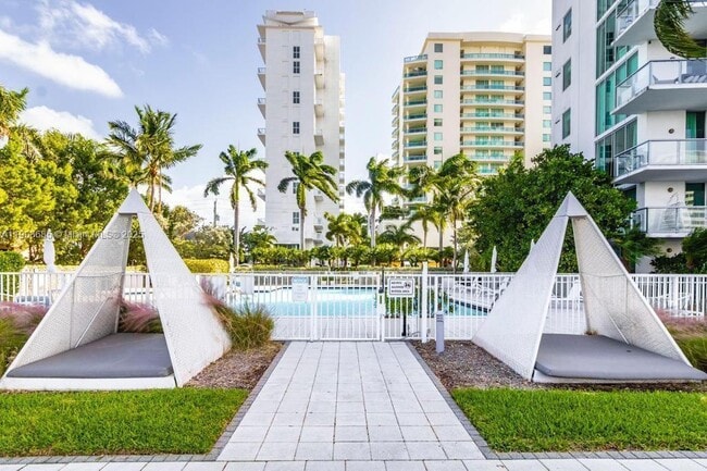 Building Photo - 7928 East Dr