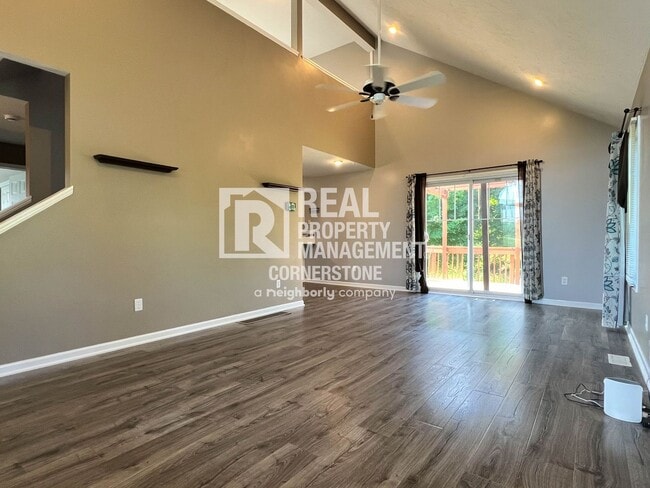Building Photo - Spacious Country Home with Huge Yard and A...