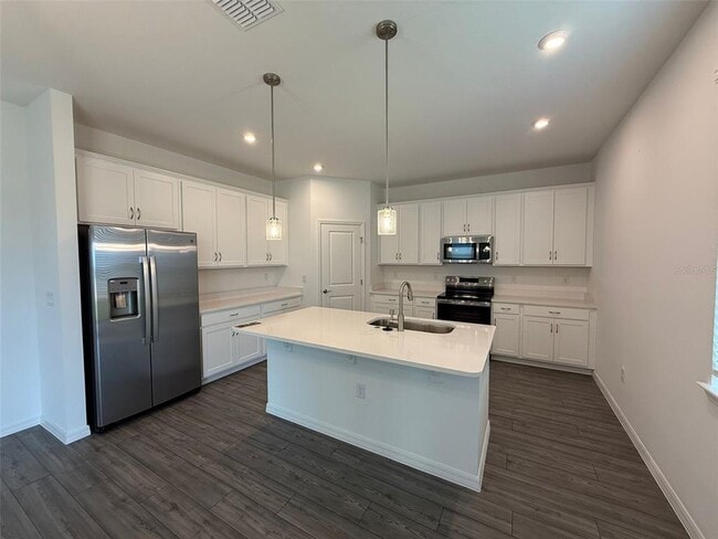 Building Photo - 3565 Dahlia Dr