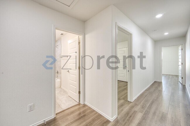 Building Photo - 5902 US-59